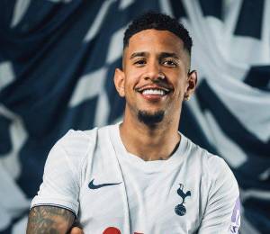 Savinho es nuevo jugador del Tottenham Hotspur.