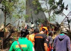 El accidente de un avión militar en el sur de Filipinas ha dejado al menos 45 muertos.