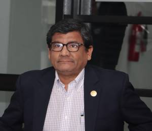 Fotografía del exministro de Producción, Comercio Exterior, Inversiones y Pesca, Luis Jaramillo.