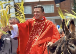 El 'Padre Chucho' es ampliamente conocido en el mundo del catolicismo.