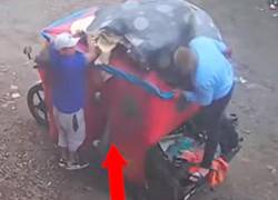 Las investigaciones han avanzado gracias a cámaras de seguridad, que registraron el traslado del colchón. Imagen: captura de video