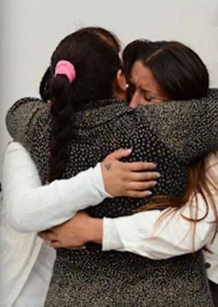 Desnutridas y con retraso madurativo: dos hermanas vivieron 9 años encerradas por su padre en México