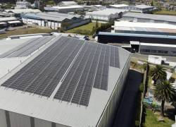 La empresa Chaide instaló 916 paneles fotovoltaicos en el techo de su planta de producción en Quito.