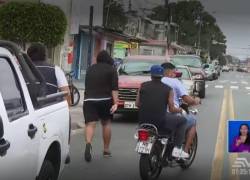 El asalto quedó registrado en un video captado por el camarógrafo de Ecuavisa.