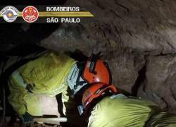 Tres bomberos muertos por derrumbe de gruta en Brasil.