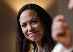 La ganadora del Premio Nobel de la Paz, María Corina Machado, y el primer ministro de Noruega, Jonas Gahr Store, pronuncian una conferencia de prensa el 11 de diciembre de 2025.