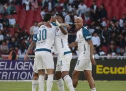 Liga de Quito celebra uno de los goles en el partido, la noche de este viernes.