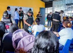 Policía realiza requisas en colegios y escuelas del país como parte del Plan Escudo.