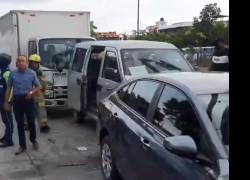 Accidente múltiple deja 8 heridos y otro ocasiona una muerte, en vías de Guayaquil