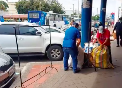 Previamente, funcionarios municipales socializaron entre los vendedores informales las prohibiciones.