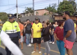 Moradores del sector salieron a las calles en señal de protesta. Foto: captura de video.