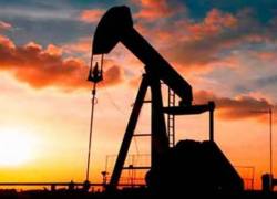 Precio del petróleo cae por aumento de casos de covid en Estados Unidos y China