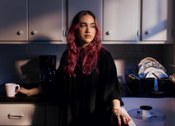 Tras su victoria como “Mejor Nuevo Artista”, ELA lanza su segundo sencillo post-premiación.