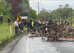 Cierres viales por manifestaciones en Imbabura.