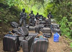 Los bultos hallados con cargamento de droga.