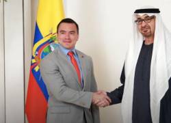 Daniel Noboa y el presidente de Emiratos Árabes Unidos, Mohamed bin Zayed Al Nahyan, el 30 de abril de 2025, en Abu Dabi.