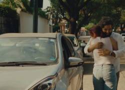 Escena de Un último empujón, cortometraje ambientado en Los Ceibos en el que una hija y su padre enfrentan una conversación decisiva
