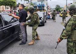 Las autoridades advirtieron que quienes incumplan el toque de queda o desafíen la restricción de movilidad podrían enfrentar sanciones.