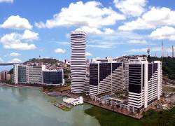 Ciudad del Río, proyecto desarrollado en Puerto Santa Ana, Guayaquil, es una de las obras emblemáticas de Pronobis.