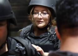 Verónica Sarauz, esposa de Fernando Villavicencio, habría sido atacada por un sujeto.
