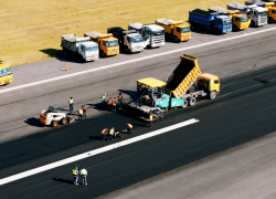 Quiport, concesionario de la terminal internacional, ejecuta un cronograma de trabajos para mantenimiento de pista; los cierres de la operación aérea se aplicarán distintos sábados a lo largo del año.