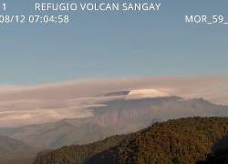 Postal del volcán Sangay, captado a través del monitoreo permanente de las cámaras de videovigilancia ECU911, este 12 de agosto de 2022.