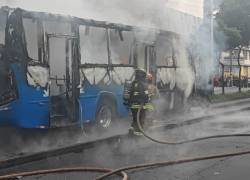 La avenida Mariscal Sucre fue cerrada en ambos sentidos.