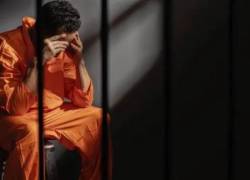 Además de la condena de cárcel, la Audiencia le impone también la prohibición de acercarse a menos de 1.000 metros a los familiares de la mujer asesinada.