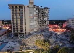 El derrumbe se produjo en la parte de Champlain Towers que da a la famosa playa de Miami Beach.