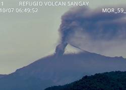 El volcán Sangay, en la provincia de Morona Santiago, es el más activo del Ecuador. En la cima se presentan tres grandes cráteres, que erupcionan en forma intermitente.