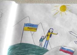 Niña rusa realizó un dibujo con las frases: No a la guerra y Paz a Ucrania.