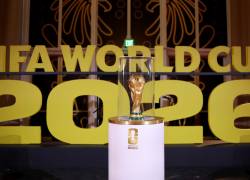 El trofeo que recibirá el ganador del Mundial 2026. El sorteo se realizó en el Centro John F. Kennedy para las Artes Escénicas, en Washington.