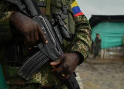 Disidentes de FARC matan a cuatro soldados colombianos en vísperas de reunión con gobierno