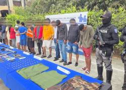 Fotografía que muestra a los detenidos en el operativo.