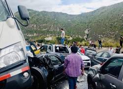 El siniestro ocurrió en la Panamericana Norte, en el tramo entre Oyacoto y Guayllabamba. Debido a la magnitud, todos los carriles de la carretera estuvieron cerrados al tránsito.