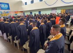 Más de 200 internos de cárceles se graduaron como bachilleres en Ecuador