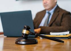 La inasistencia de un juez afectó al normal desarrollo de un proceso penal en etapa preparatoria.