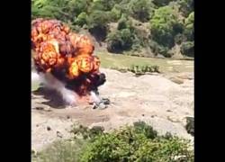 Helicópteros peruanos bombardean maquinaria de Ecuador