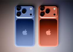 Modelos presentados del nuevo iPhone 17 en tonos azul y anaranjando.