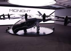 Fotografía del Midnight de Archer Aviation, un modelo de avión eléctrico para cuatro pasajeros que se prevé realizará vuelos bajo pedido a partir del 2025.