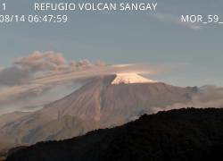 Geofísico reporta que el volcán Sangay generó unas 185 explosiones en diez horas
