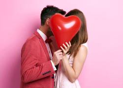Tailandia pide practicar sexo con mascarilla para San Valentín