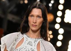 Regresaré cuando esté lista, escribió las modelo Bella Hadid, de 26 años, en una extensa publicación de Instagram con fotos de su historia médica.