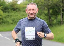 Gary McKee, el padre de familia británico que recorrió más de 15 mil kilómetros en un solo año.