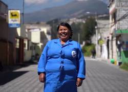 La señora Juana Iza, presidenta Red Nacional de Recicladores del Ecuador (Renarec), fue reconocida como Mujer del Año premios que otorga revista Hogar.