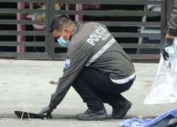 Los motorizados pretendían robar a los policías.