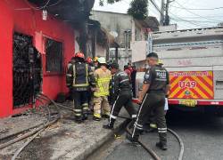 Incendio en una vivienda de la cooperativa Santiaguito de Roldós.