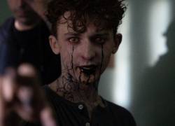 Elliot (Jett Klyne), el hijo de una misionera que junto a su familia se instala en una zona rural de los Andes, es poseído por una fuerza demoniaca ancestral.