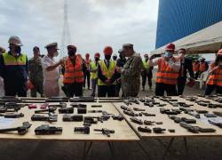 Destruyen más de 2.100 armas de fuego decomisadas en Ecuador