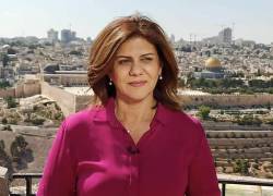 Shireen Abu Akleh se unió a Al Jazeera en 1997, un año después del lanzamiento de la cadena.
